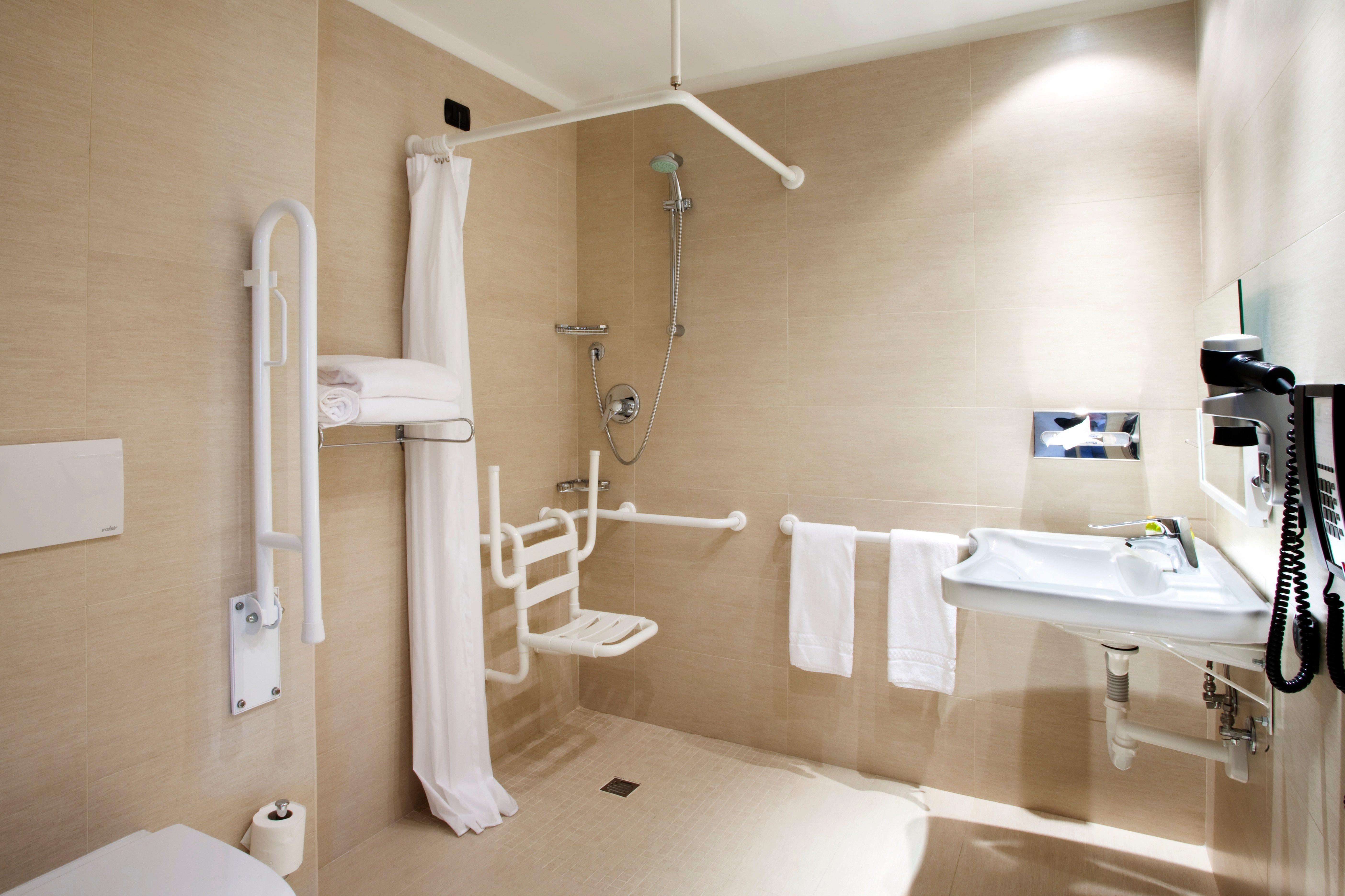 Holiday Inn Salerno-Cava De' Tirreni, an IHG Hotel Esterno foto