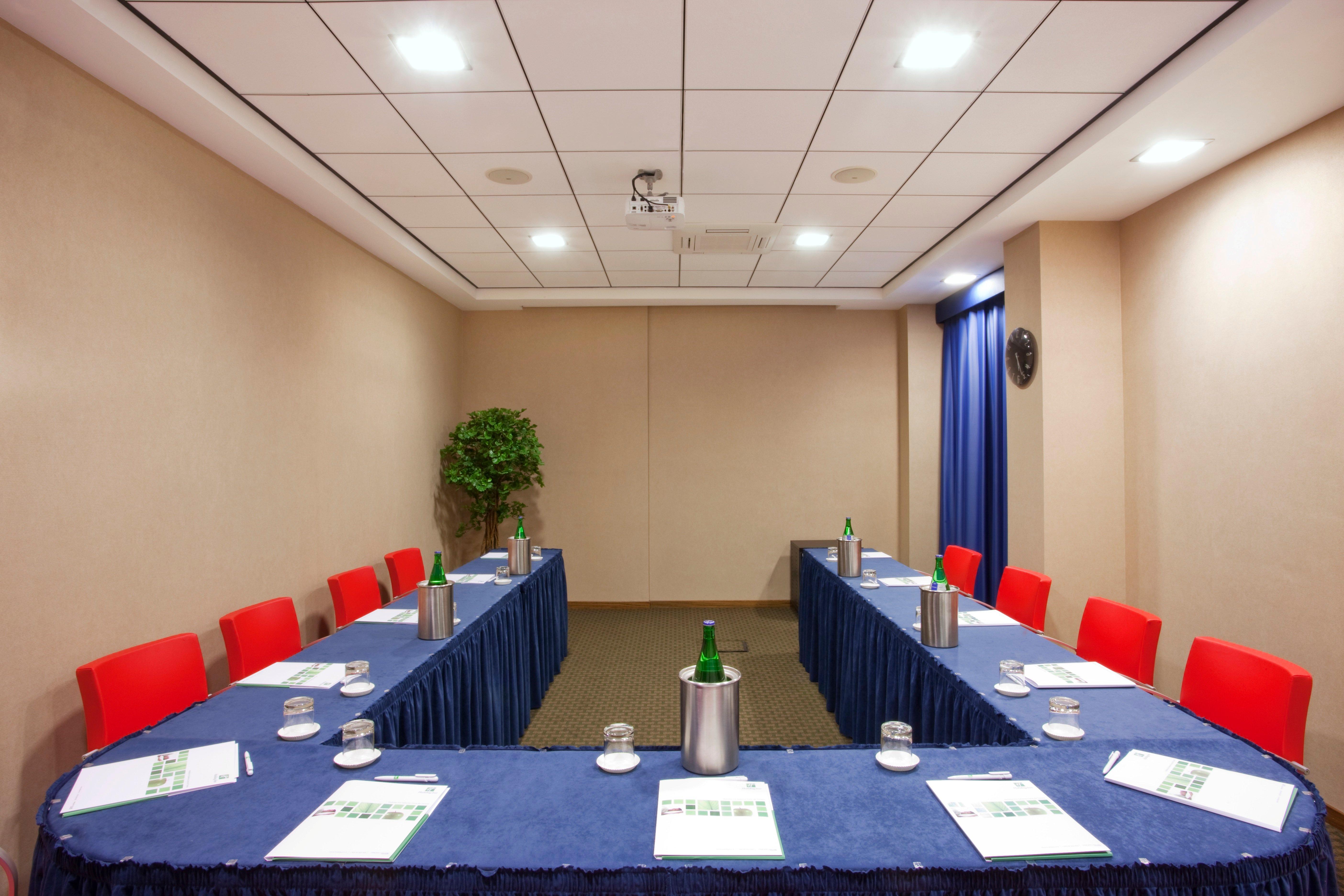 Holiday Inn Salerno-Cava De' Tirreni, an IHG Hotel Esterno foto