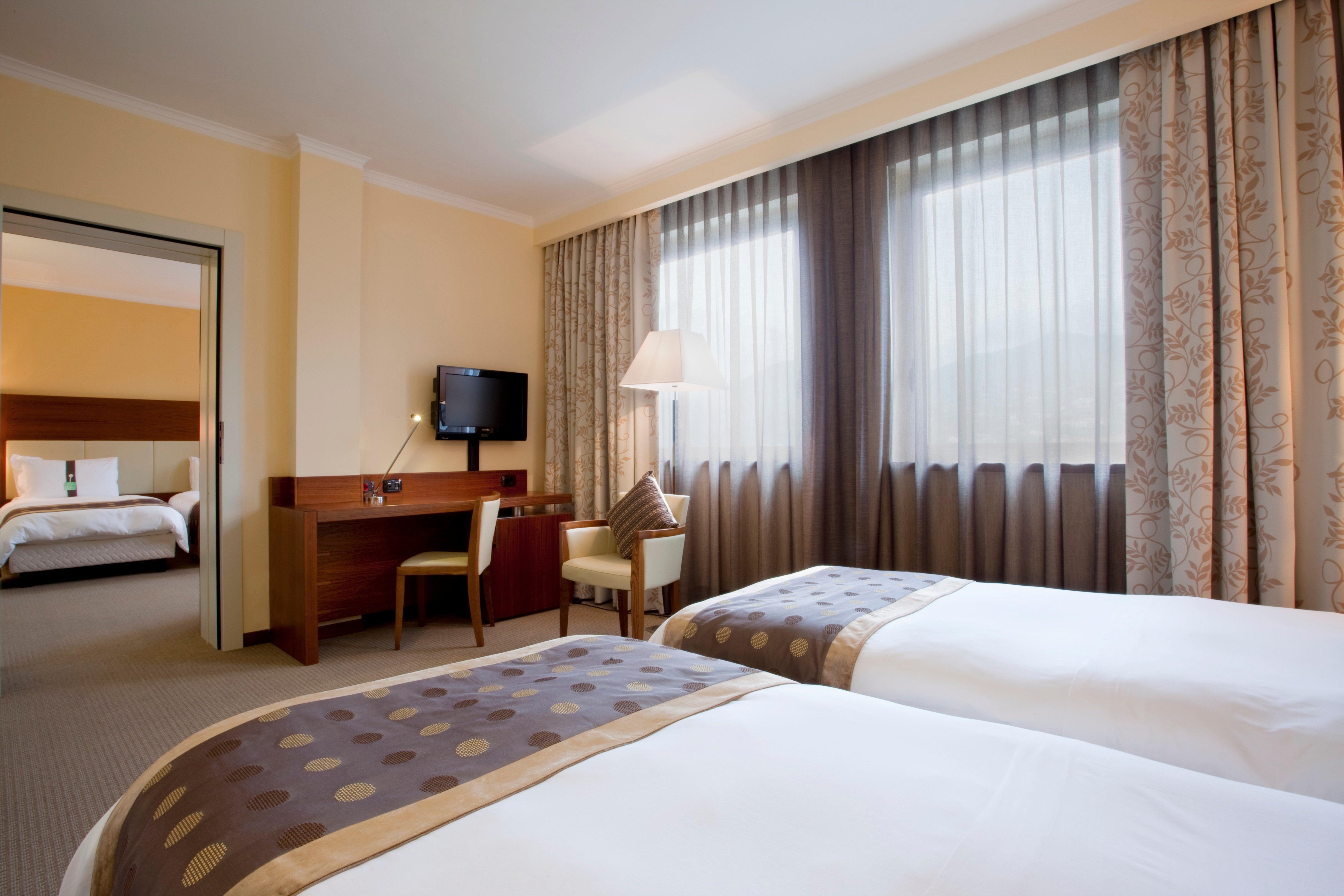 Holiday Inn Salerno-Cava De' Tirreni, an IHG Hotel Esterno foto