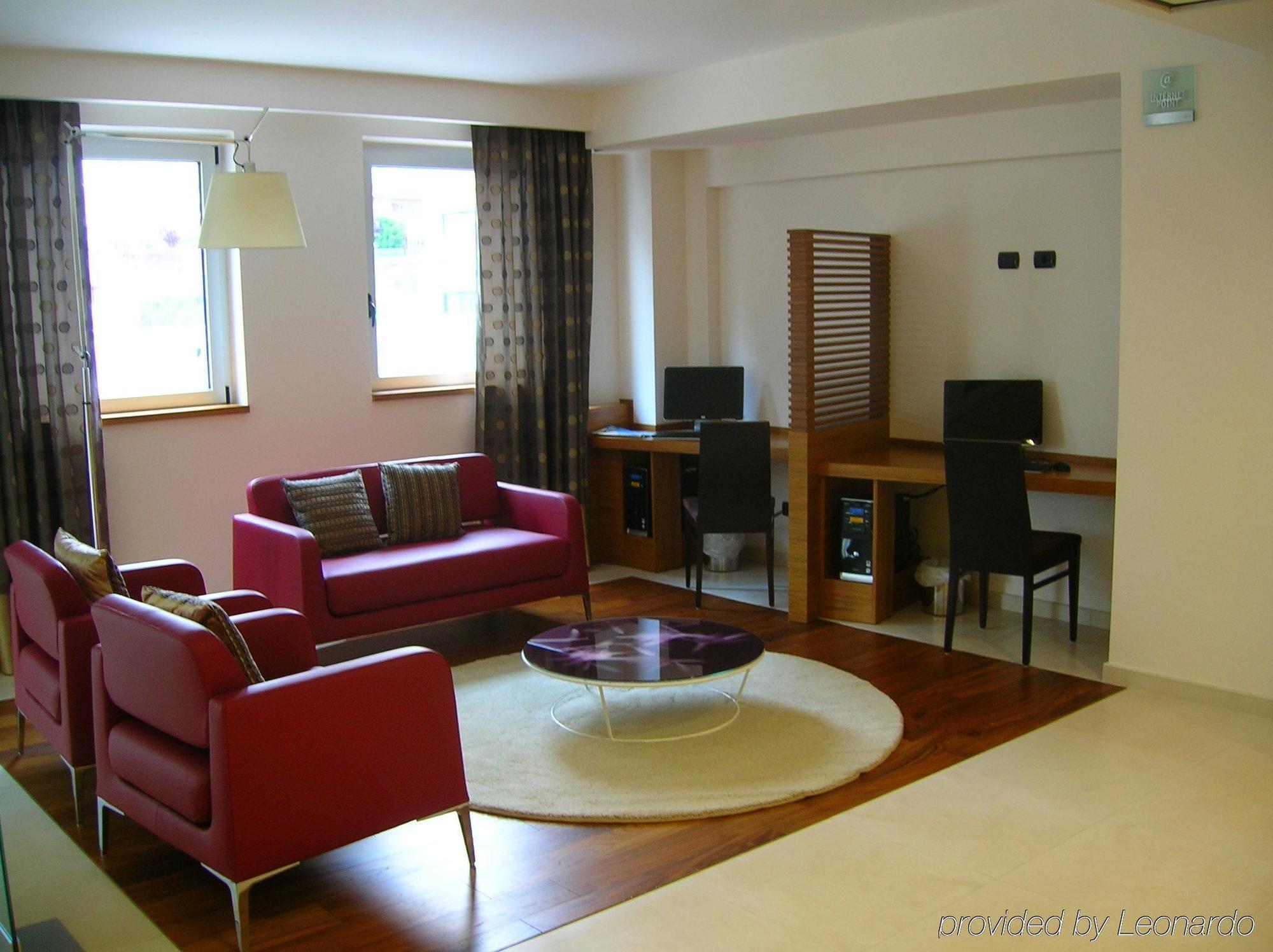 Holiday Inn Salerno-Cava De' Tirreni, an IHG Hotel Esterno foto
