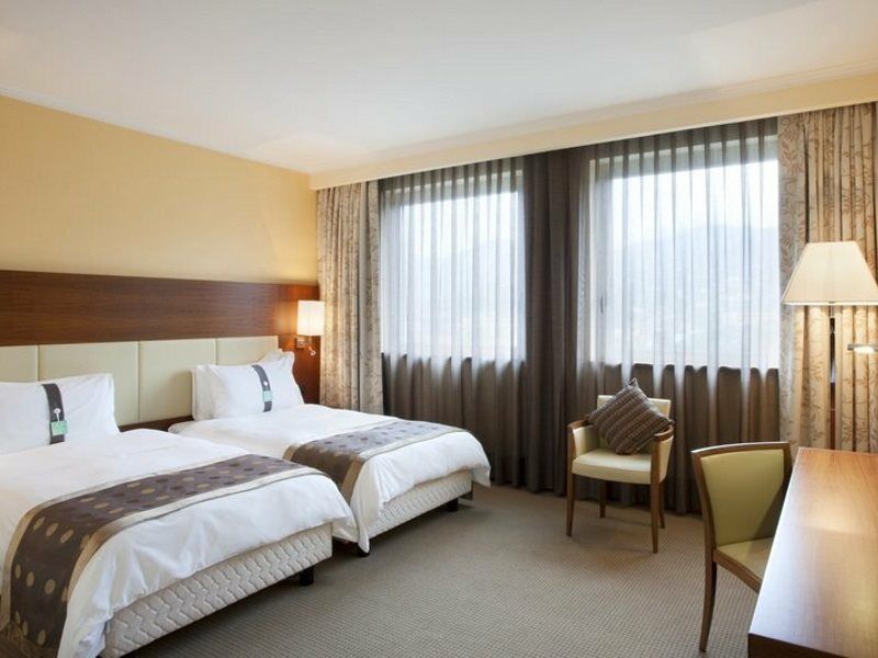 Holiday Inn Salerno-Cava De' Tirreni, an IHG Hotel Esterno foto