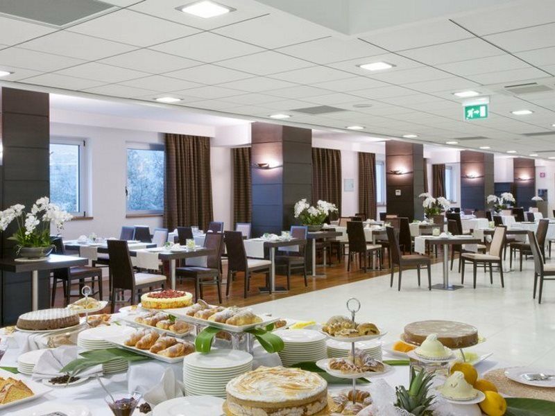 Holiday Inn Salerno-Cava De' Tirreni, an IHG Hotel Esterno foto